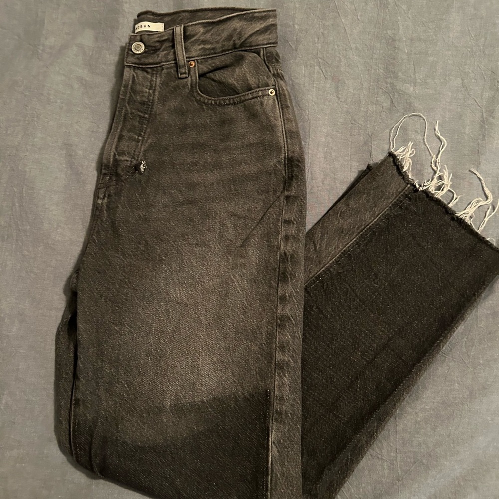 PacSun Black High Waisted Distressed Raw Hem Mom Jeans Size 25